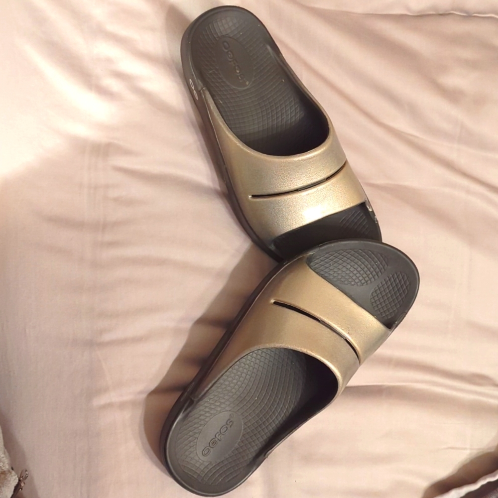 Oofos sandals